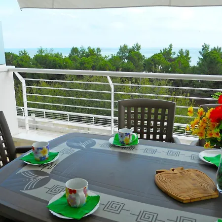 Апартаменты Locazione Turistica Cerrano Park.4 *